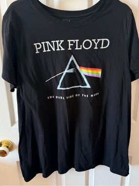torrid Black Pink Floyd "The Dark Side of the Moon" Short Sleeve Tee